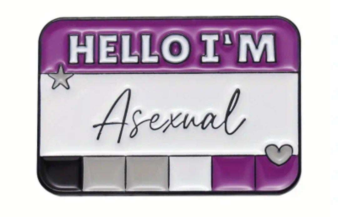 "Hello I'm..." Pins